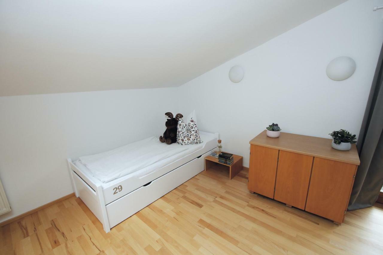 Berg Blick Jugendherberge Mit Privatzimmer Kochel am See Exterior photo